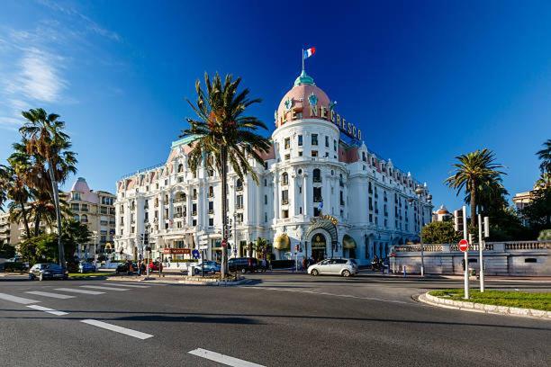 In The Center By The Sea * Nizza